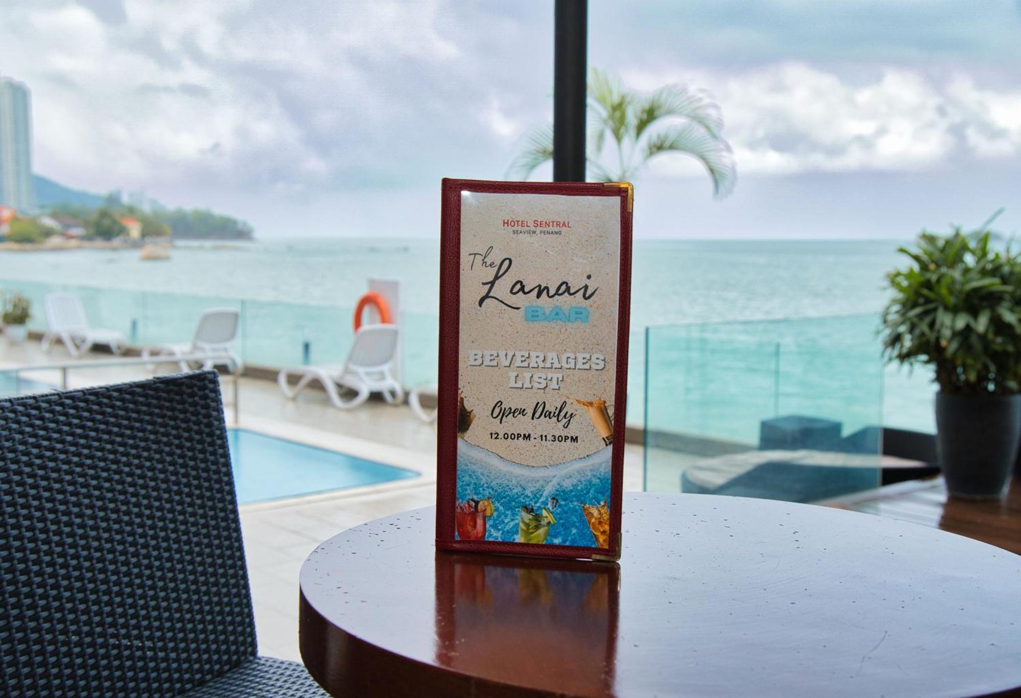Hotel Sentral Seaview @ ​Beachfront Танджунг-Бунга Экстерьер фото
